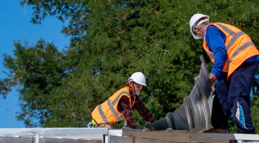 Roof maintenance in Tulare, SD